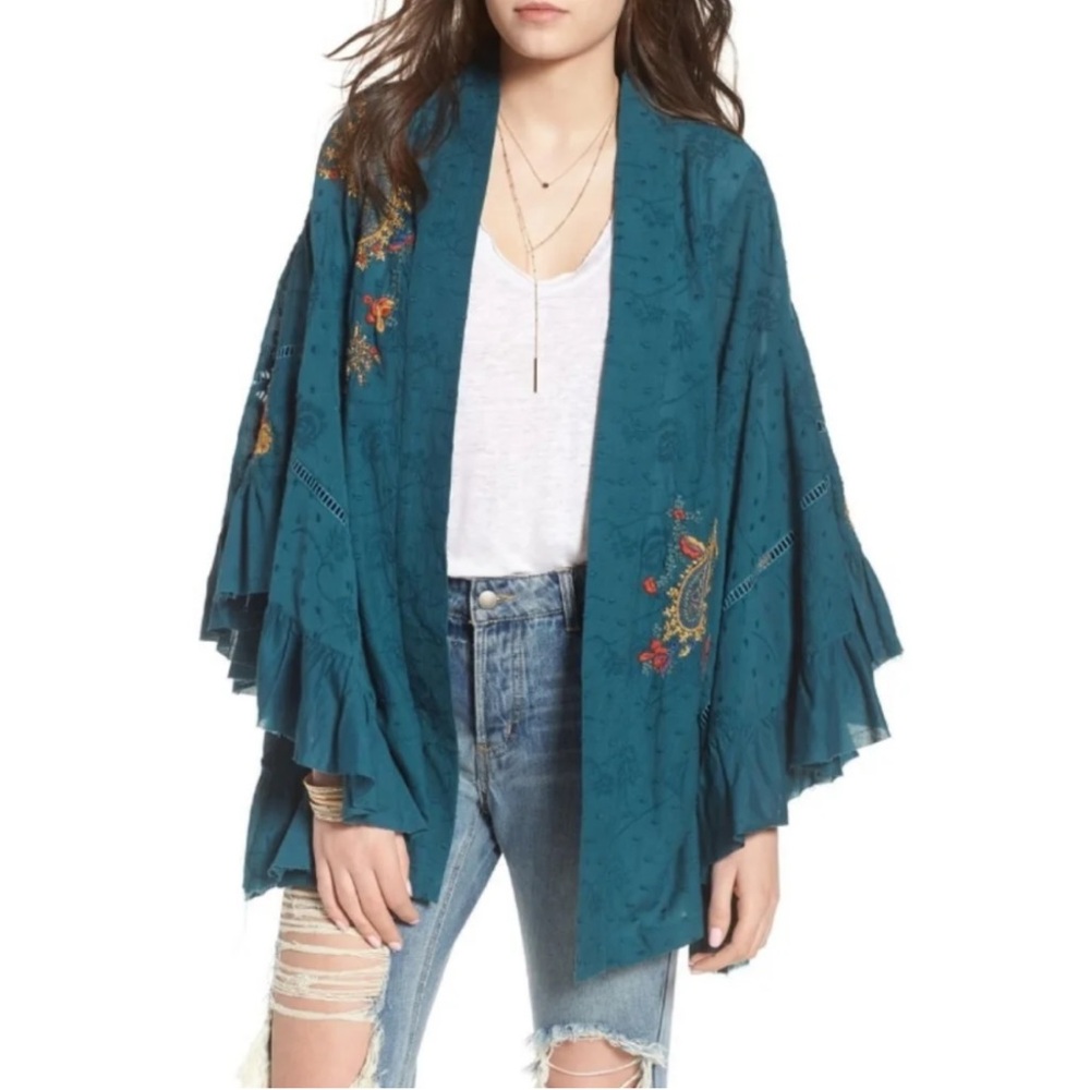 NWT Free People Dottie West Embroidered Kimono Size M/L.